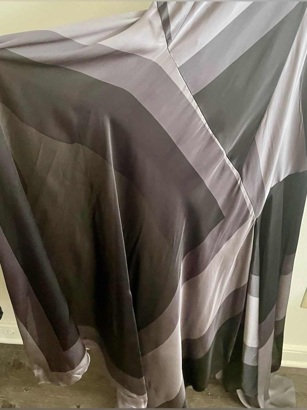 💀 Halston Heritage Satin Formal Evening Gown Dress 💀 - Picture 8 of 11
